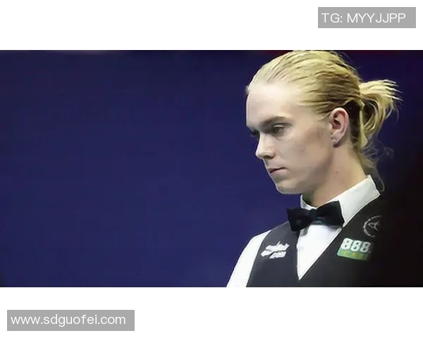 保罗亨特与斯蒂芬李的巅峰对决谁将赢得最终荣耀