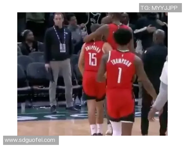 火箭队与雄鹿队激战三月八日精彩对决全场回顾与精彩瞬间分析 火箭队与雄鹿队激战三月八日精彩对决全场回顾与精彩瞬间分析