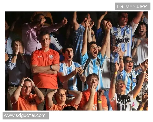 斯达与布兰激战正酣比分悬念迭起球迷热情高涨 斯达与布兰激战正酣比分悬念迭起球迷热情高涨