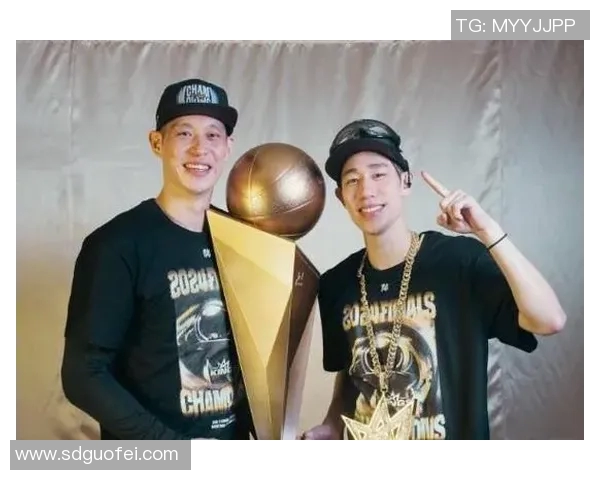 姚明与林书豪的篮球传奇对决：从中国篮球的崛起到NBA的辉煌历程